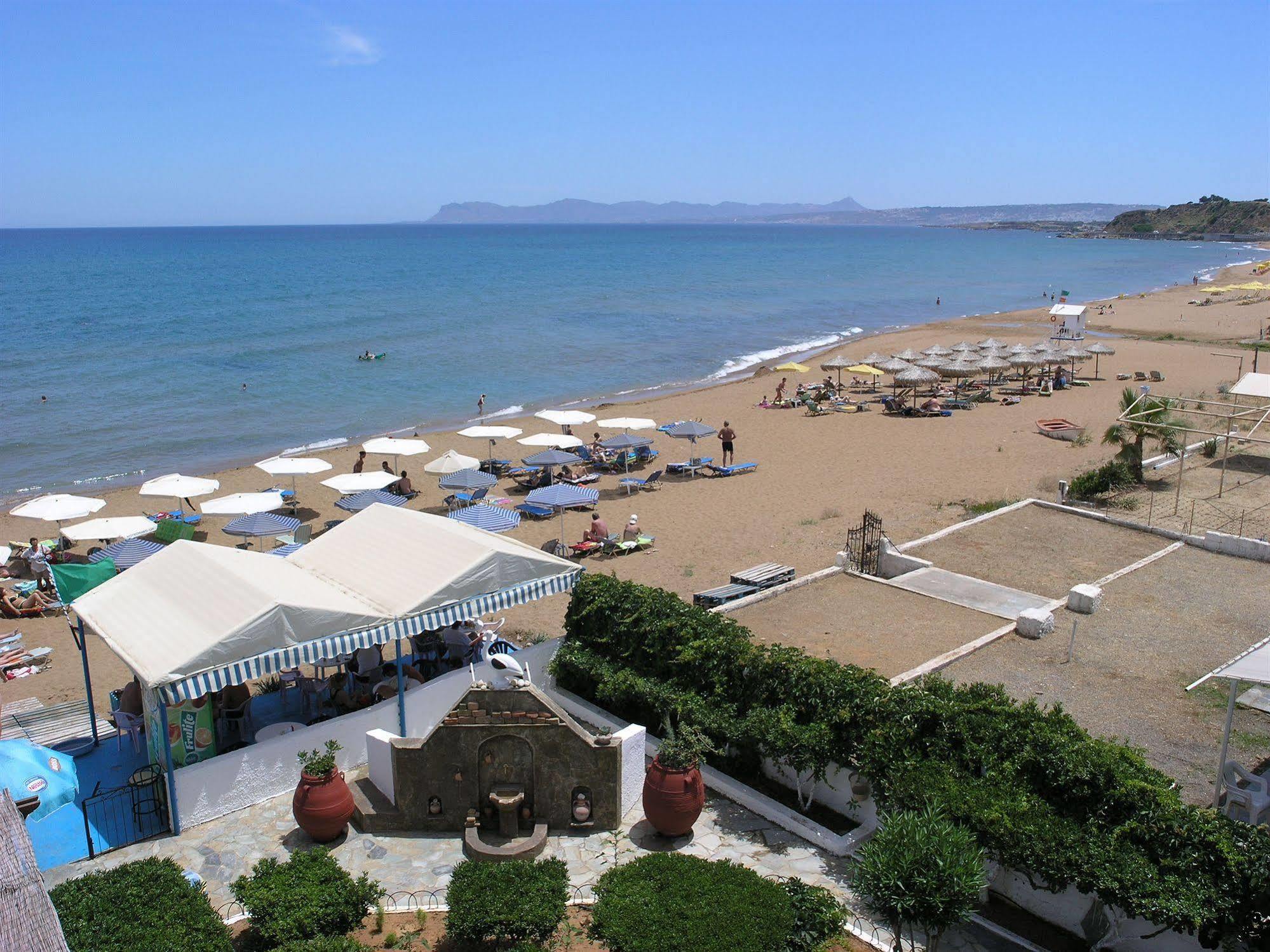 Lia Beachfront Apartments Stalós Exterior foto